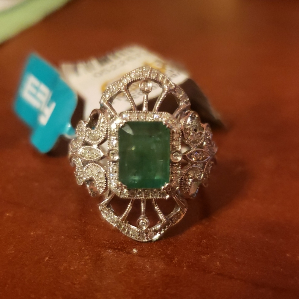 EFFY 14k white gold  diamond and emerald ring